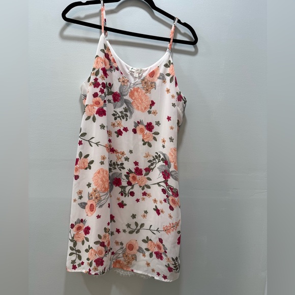 love, Fire Dresses & Skirts - Love Fire Floral Lace Trim Dress. Size Large